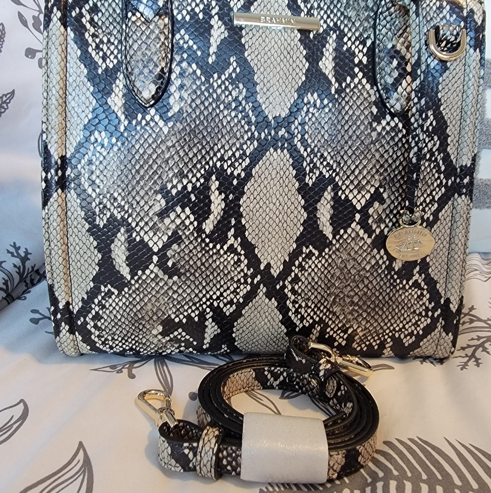 Brahmin Small Caroline Almond All Over Snake Arm/Shoulder/Crossbody Bag NWT - Picture 4 of 8